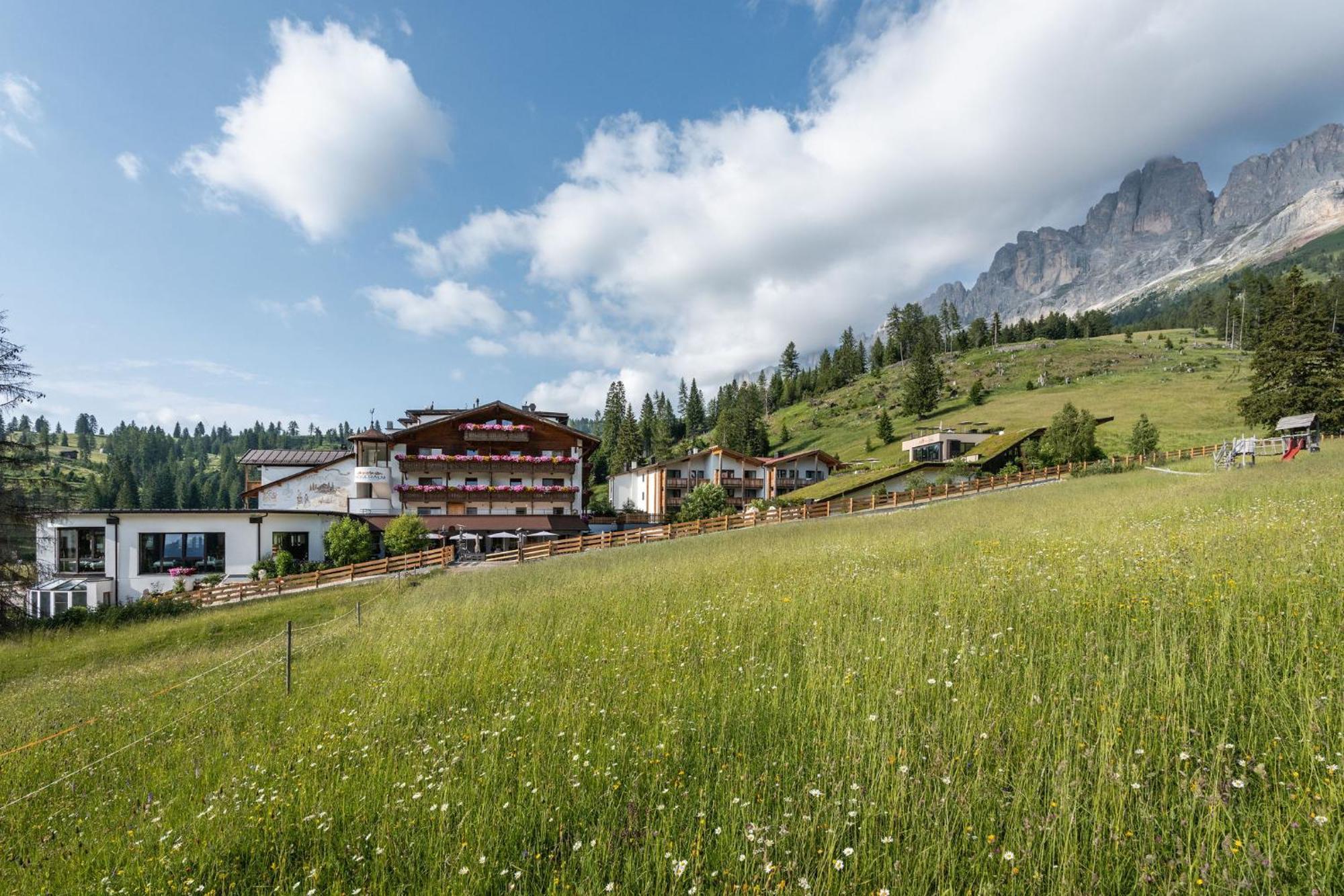 Moseralm Dolomiti Spa Resort Nova Levante Exterior foto